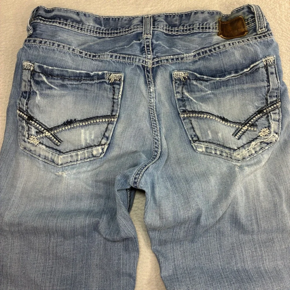 BKE Tyler Bootleg Jeans Men 32x36 Blue Fade Whiskered Distressed Western Bootcut - Picture 3 of 10